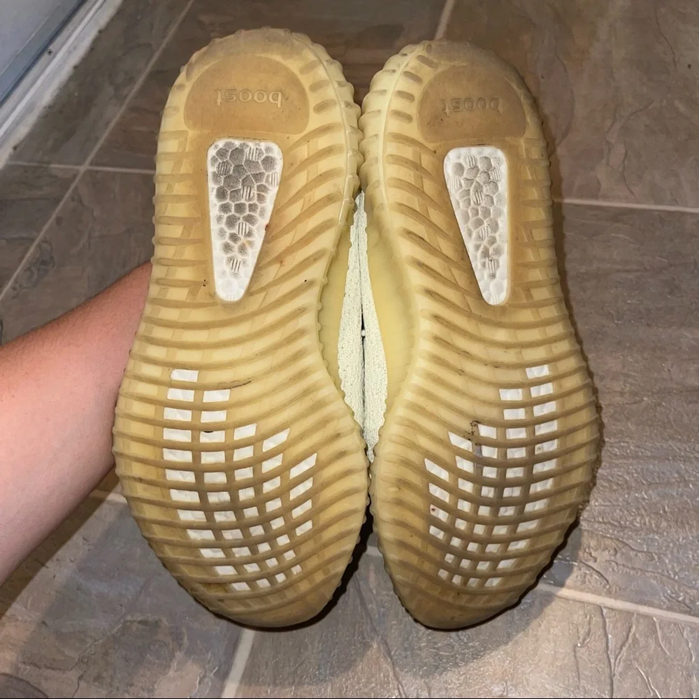 Yeezy Butter 350 V2 Sneakers - Picture 8 of 9